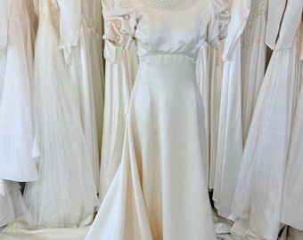 1960s Priscilla of Boston Vintage Wedding Dress, Champagne Silk Empire Waist Bridgerton Style / Cleaned
