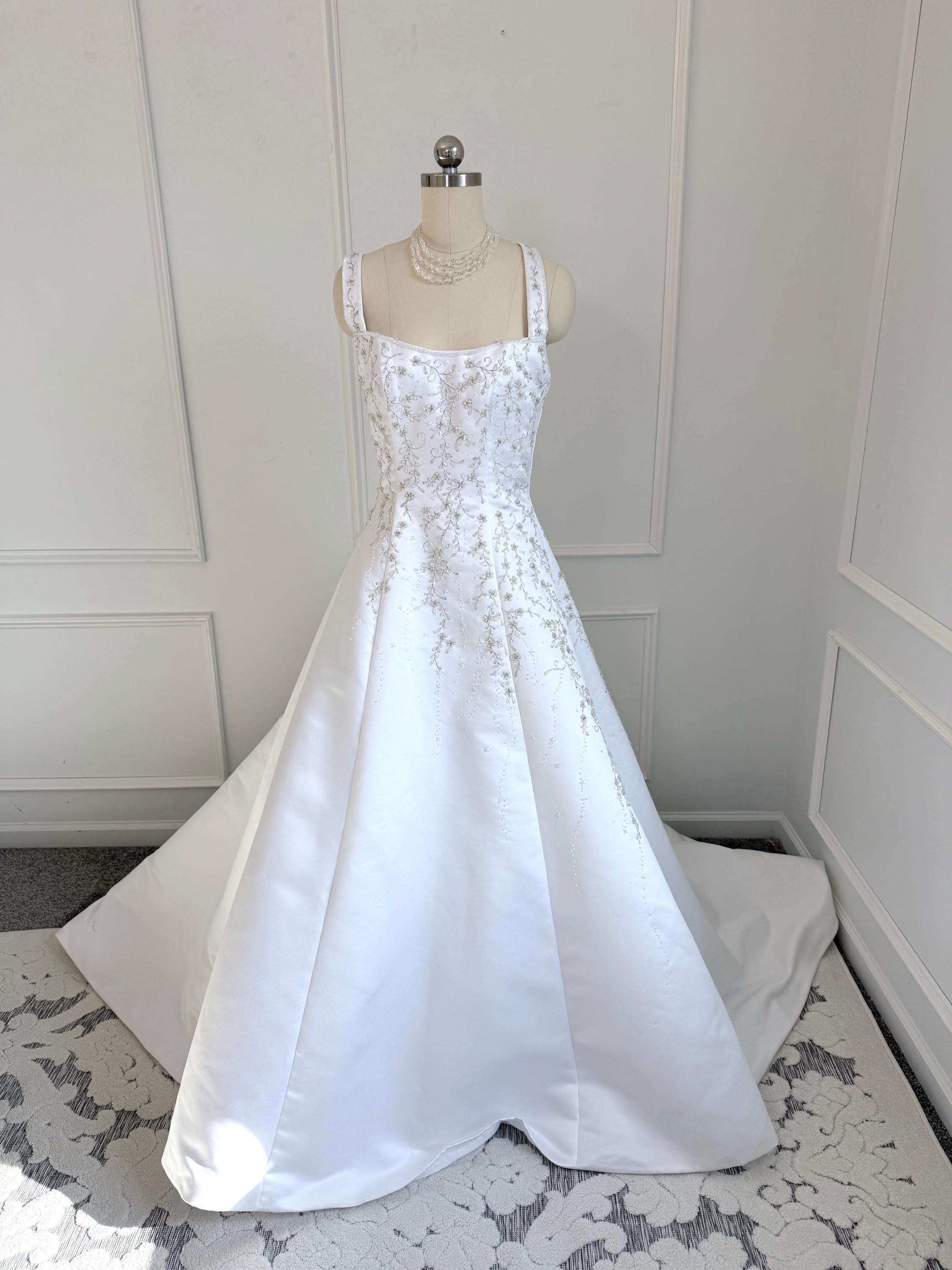 early 2000s wedding dresses 90s Y2K Vintage Alfred Angelo Gown Beaded Sequined Vintage wedding dresses for sale