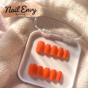 Handmade Glossy Orange Press On Nails | Reusable Almond Nail Set