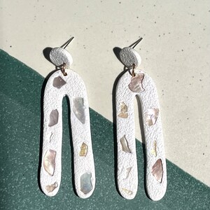White seashell arches