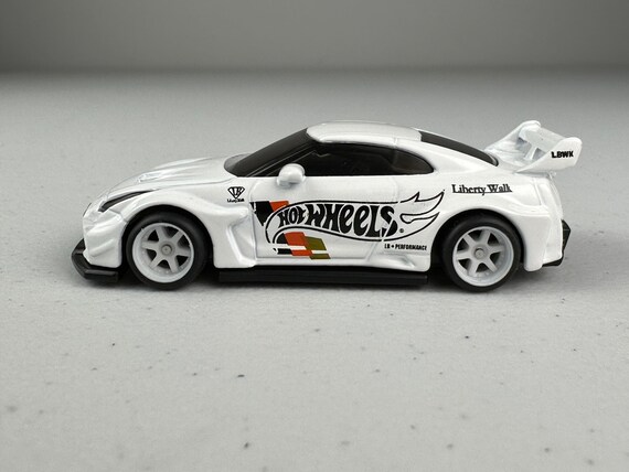 Hot wheels skyline r35 sales