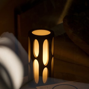 Amoeba Table Lamp with Warm LED Bulb image 7