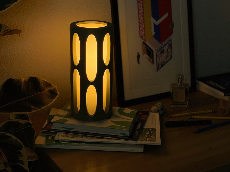 Amoeba Table Lamp with Warm LED Bulb image 3