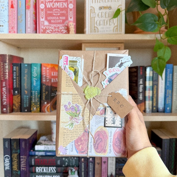 Cita a ciegas con un libro - Hecho a medida - Elija su género - Lectores - Regalo de libro - Libro personalizado - Cumpleaños, días festivos o cualquier ocasión para dar un regalo.