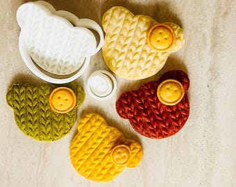 USA-Made Bear-Shaped Cookie Cutter & Stamp | Knit Texture with Button Detail | Perfect for Holiday Baking! l Kawaii Cookie Studio Original