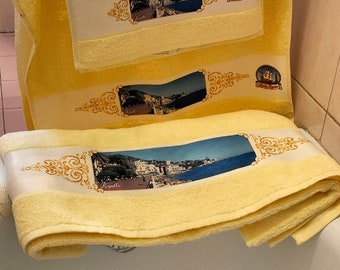 Gift idea, elegant pair of towels, face and guest, personalized with images of Genoa, Rapallo, Camogli, Pegli.