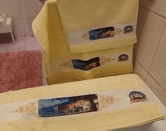 Gift idea, elegant set of three towels (face, guest and shower) personalized with photos of Genoa, Pegli, Camogli, Rapallo.