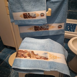 Gift idea, elegant personalized towels, face and guest towel sets, with images of Genoa, Pegli, Camogli, Rapallo Genova Pegli