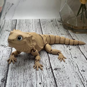 Articulated Bearded Dragon figure! Gift, stress relief, anxiety, support animal, fidget sensory toy