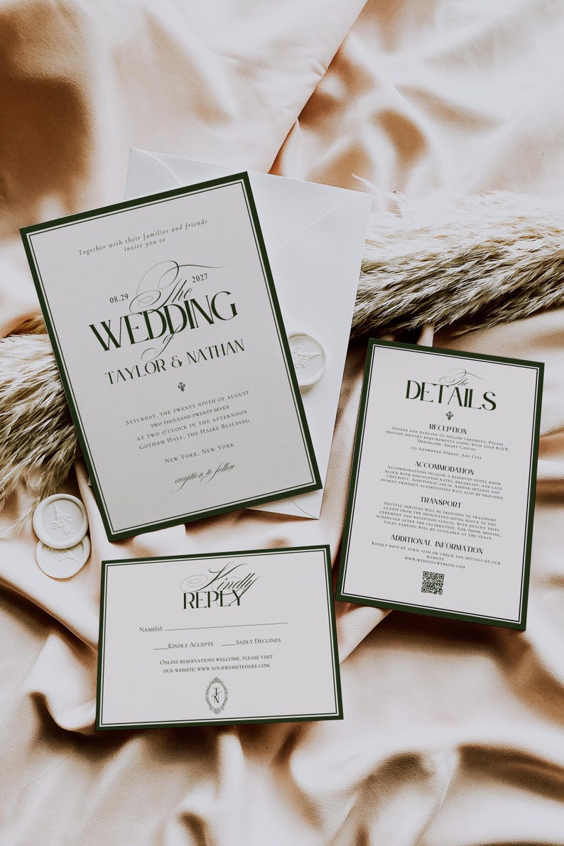 Może przedstawiać: Zestaw zaproszeń ślubnych z białym tłem i ciemnozielonymi obramowaniami. Gł&oacute;wne zaproszenie zawiera tekst "The Wedding" oraz imiona "Taylor & Nathan". Dodatkowe karty zawierają szczeg&oacute;ły i kartę odpowiedzi.
