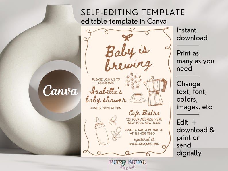 Puede incluir: Una plantilla de invitaci&oacute;n para baby shower imprimible con una ilustraci&oacute;n marr&oacute;n de una taza de caf&eacute; y una cafetera. El texto dice "Baby is brewing" y "Isabella's baby shower".