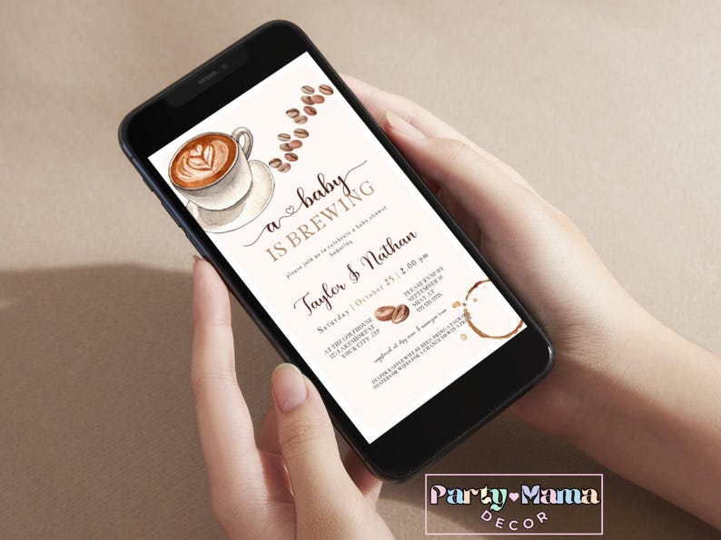 Puede incluir: Una invitaci&oacute;n digital para un baby shower con una ilustraci&oacute;n de una taza de caf&eacute; y granos de caf&eacute;. El texto dice "a baby is brewing" e incluye los nombres "Taylor & Nathan" y la fecha "s&aacute;bado 25 de octubre, 2:00 pm".