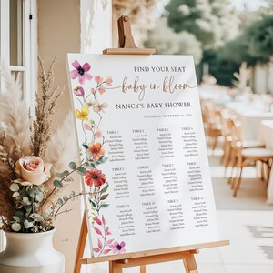 Baby in Bloom-zitplaatskaart voor babyshower, bewerkbare sjabloon voor bloemenshow welkomstposter, aangepaste genderneutrale bewegwijzering met wilde bloemen