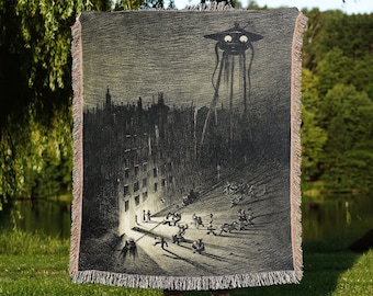 War Of The Worlds Part 1 Woven Throw Blanket: Space Alien Dorm Room Tapestry Retro Sci Fi UFO Art Blanket for Vintage Space Decor