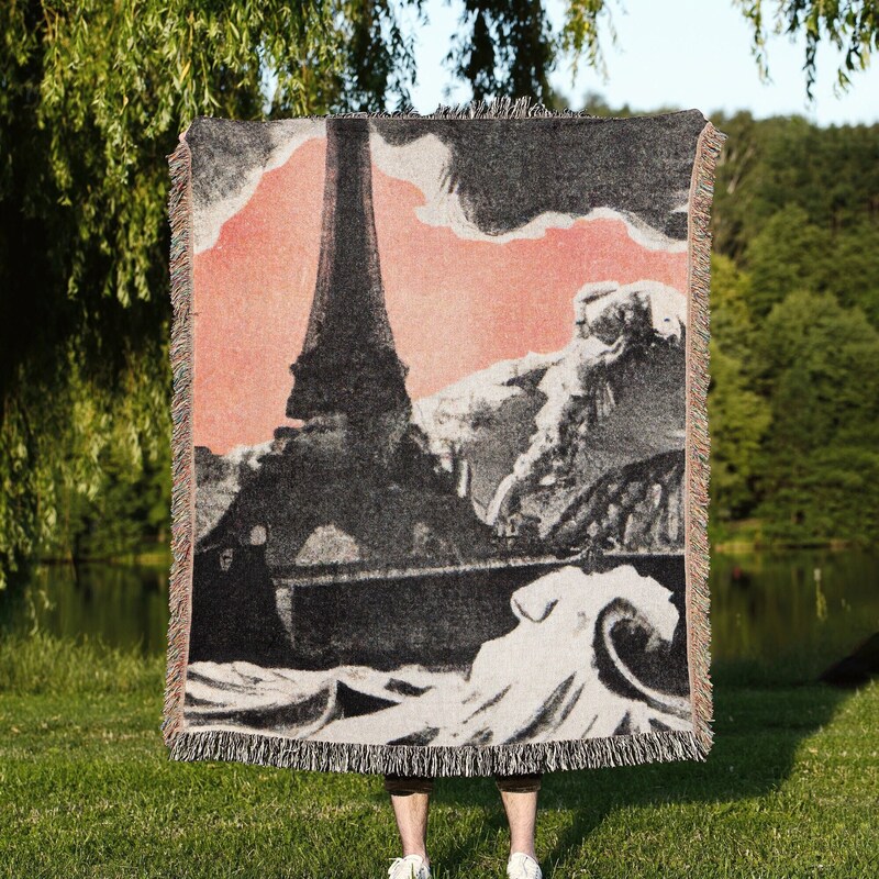 Eiffel Tower Heart Pattern Print Blanket