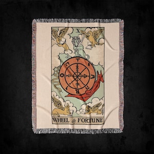 Cobertor de tecido para baralho de tarô The Wheel Of Fortune X Rider-Waite: arte de tapeçaria de cartas de tarô egípcio e decoração gótica, cobertor de tecido Anubis