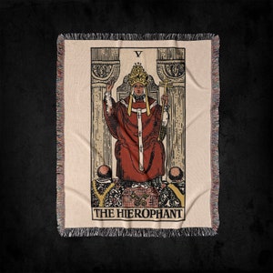 Coperta da lancio tessuta con mazzo di tarocchi Hierophant V Rider-Waite: arazzo gotico vintage con carte dei tarocchi e decorazioni, coperta tessuta da sacerdote