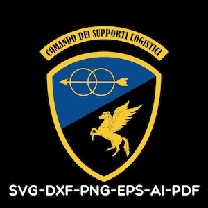 Może przedstawiać: Emblemat w kształcie tarczy ze złotą obwódką, z niebieskim i czarnym tłem. W górnej części znajduje się złoty napis "COMANDO DEI SUPPORTI LOGISTICI". Emblemat zawiera złotego Pegaza i dwa przecinające się okręgi ze strzałką. Na dole obrazu znajduje się napis "SVG-DXF-PNG-EPS-AI-PDF".
