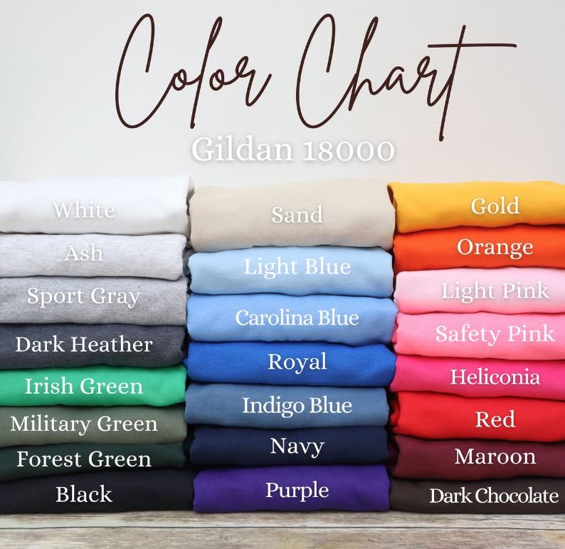 Peut inclure: Nuancier de couleurs pour les t-shirts Gildan 18000, pr&eacute;sentant une vari&eacute;t&eacute; de couleurs, notamment le blanc, le gris cendr&eacute;, le gris sport, le gris chin&eacute; fonc&eacute;, le vert irlandais, le vert militaire, le vert for&ecirc;t, le noir, le sable, le bleu clair, le bleu Carolina, le bleu royal, le bleu indigo, le marine, le violet, l'or, l'orange, le rose clair, le rose s&eacute;curit&eacute;, l'h&eacute;liconia, le rouge, le marron et le chocolat fonc&eacute;.