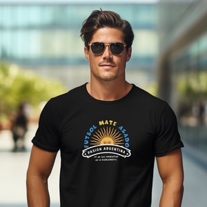 Futbol Mate Asado. Si no sos Argentino, no lo entenderias. T-shirt de haute qualité et super doux
