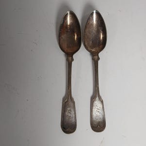 Set Of 2 Rogers A1 Silver plate Soup Spoon Heart Star Vtg Fiddle Thread Monogram