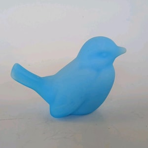 Fenton Blue Satin Glass Song Bird Bluebird Vintage Figurine