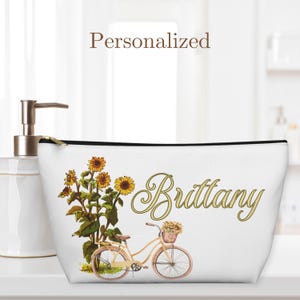 Personalized  Sunflower Accessory Pouch T-bottom Country Flower Cosmetic Organizer Sunflower Lovers Zipper Pouch Custom Name Purse Tote