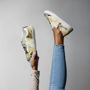 The Sassy Dragonfly Women&#39;s Slip-On Canvas Shoes