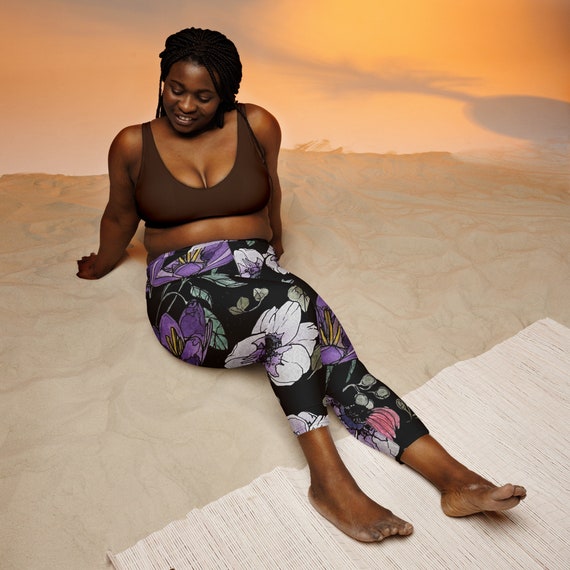 The Sassy Dragonfly Pattern Yoga Capri Leggings