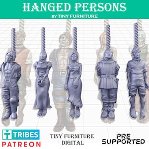 Puede incluir: Una imagen digital de cinco figuras colgadas de cuerdas. Las figuras visten diferentes atuendos, como una chaqueta, un vestido y pantalones cortos. El texto "HANGED PERSONS" y "BY TINY FURNITURE" se muestra en la parte superior. También incluye los textos "TRIBES PATREON", "TINY FURNITURE DIGITAL" y "PRE SUPPORTED".