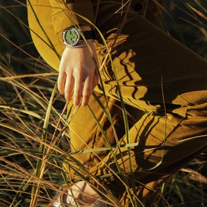Fischteich Uhr Luxus Einzigartige Analoge Koi Armbanduhr A DayDreamer's TimePeace Microbrand Watch Company Bild 9