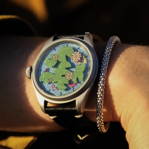 Fischteich Uhr Luxus Einzigartige Analoge Koi Armbanduhr A DayDreamer's TimePeace Microbrand Watch Company Bild 5