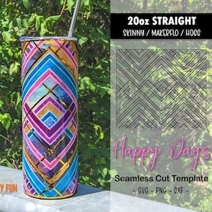 Può includere: Un bicchiere dritto sottile da 20 once con un motivo geometrico in tonalità rosa, blu e oro. Il bicchiere è appoggiato su una superficie di legno con vegetazione verde sullo sfondo. Il testo "Happy Days" è scritto in lettere rosa e bianche sotto il bicchiere. Il testo "Seamless Cut Template" è scritto in lettere nere sotto il testo "Happy Days". Il testo "SVG - PNG - DXF" è scritto in lettere nere sotto il testo "Seamless Cut Template".