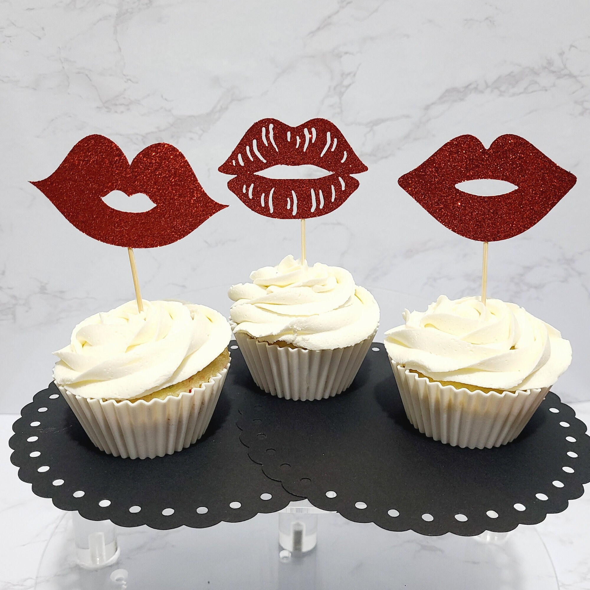 Lips Chocolate Silicone Molds, 2 Pcs Kiss Lollipop Candy Molds for Love  Valentine's Day Wedding Birthday Cake Decoration Cupcake Toppers