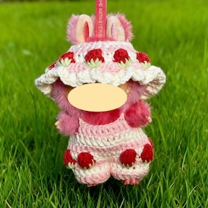 Tuta a forma di fragola per bambole da 17 cm/6,7'' - Schema all'uncinetto/Download digitale