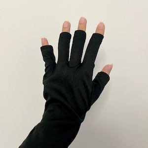 Winter gloves for long nails 2025