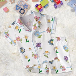 Kawaii blommig satinpyjamaset: Blomsterflicka kortärmad ungdoms- och barnhemkläder