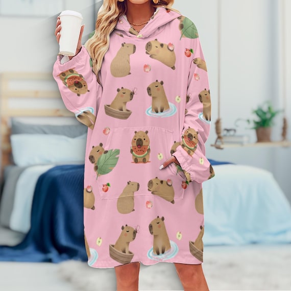 Oversized Kawaii Capybara Hoodie Blanket: Wearable Holiday Fall