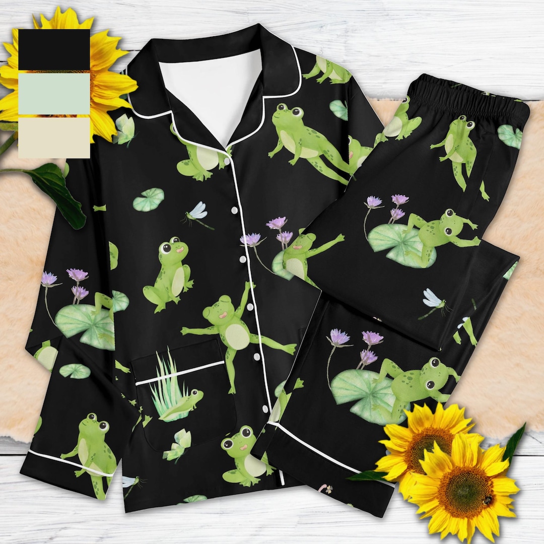 Frogs Lilypad Print Pajama Set | Wildlife Loungewear, Toads Water Lily ...