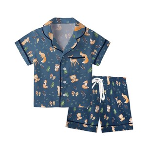 Conjunto de pijama de satén para niños Woodland: ropa de hogar para jóvenes y niños en azul oscuro terroso imagen 2