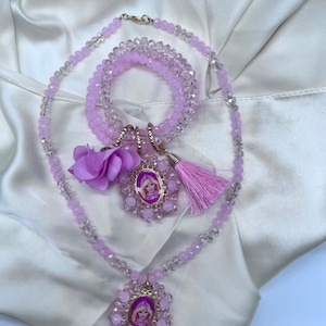 Handmade barbi necklace and bracelet set. Pink barbi necklace and bracelet set. Girls jewelry. Pink jewelry