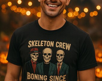 Funny Skeleton Crew T-Shirt for Men: Vintage Halloween Graphic Tee for Halloween Parties and Trick or Treating