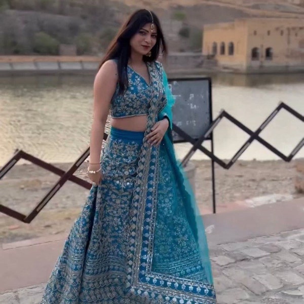 Couleur bleue Malbury Silk Lehenga Choli avec un beau travail de broderie, Navratri Lehenga Choli, Mariage Lehenga Choli, Festive Wear Choli