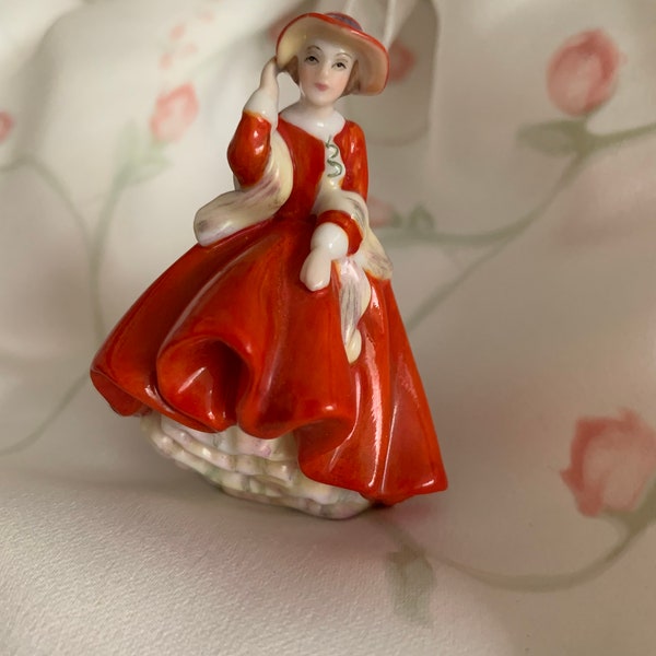 Miniature Royal Doulton 2004  no posting outside Australia