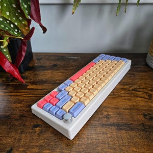 Hand-Built GMK67 65% Gasket Keyboard – RGB, Wireless, Custom Mods, Creamy Switches