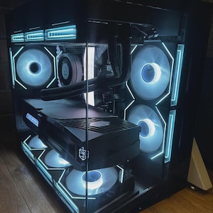 Specialbyggd speldator | Ryzen 5 5500 | RX 6600 8 GB | 16 GB DDR4 | 1 TB NVMe | WiFi | RGB | Lian Li O11 Mini V2 | 1080p