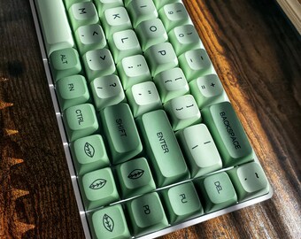 65% SILENT custom mechanical keyboard - Akko Haze pink switches - matcha green keycaps - XDA style - wireless and bluethooth - cozy setup