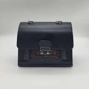 Laila - Leather hand stitched handbag