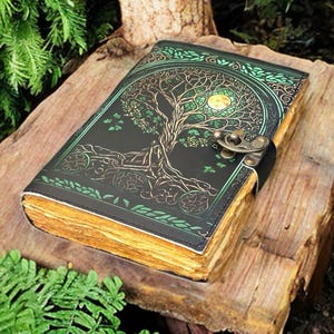 400  pages Tree of Life Leather Grimoire Journal: Blank Book of Shadows  Witchcraft Journal, Vintage Wiccan Pagan Gothic Magic Diary