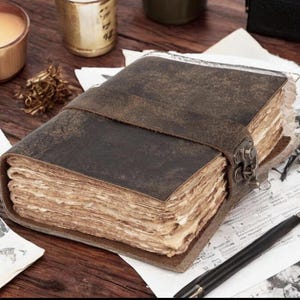 Vintage Lederbuch - Leeres Zauberbuch der Schatten, Grimoire-Journal, Reise-Schreibbuch, Büttenpapier C Type Lock-Verschluss.
